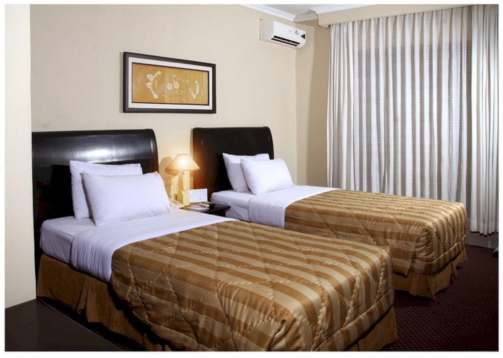 Capital O 534 Sriwijaya Hotel Jakarta Exterior photo