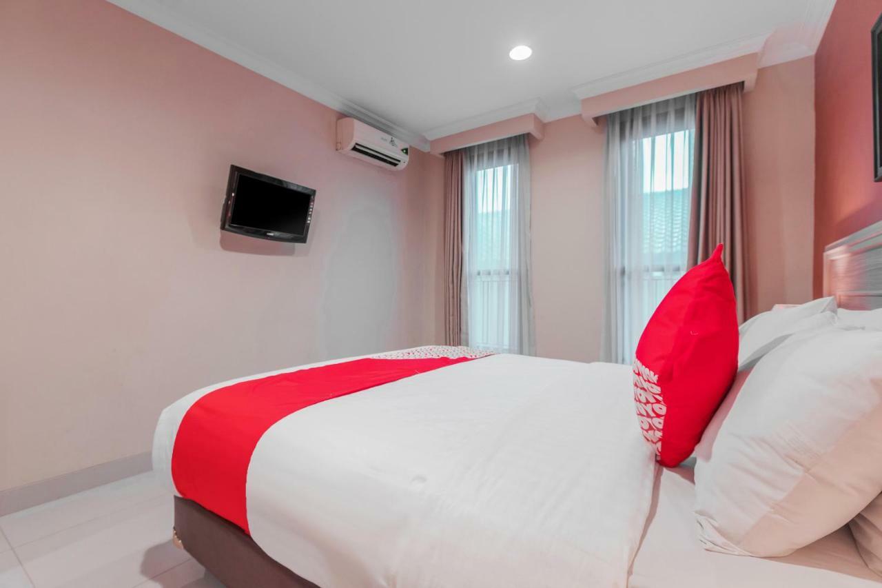 Capital O 534 Sriwijaya Hotel Jakarta Exterior photo