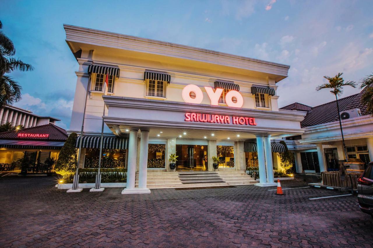 Capital O 534 Sriwijaya Hotel Jakarta Exterior photo